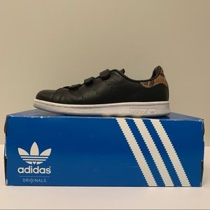 Adidas Women’s Stan Smith Velcro Sneakers Shoes, Black Snake Print Size 7.5